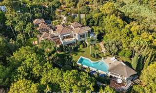 Opmerkelijke, Spaanse luxevilla met zeezicht te koop in een groene oase aan de Golden Mile van Marbella 798179 