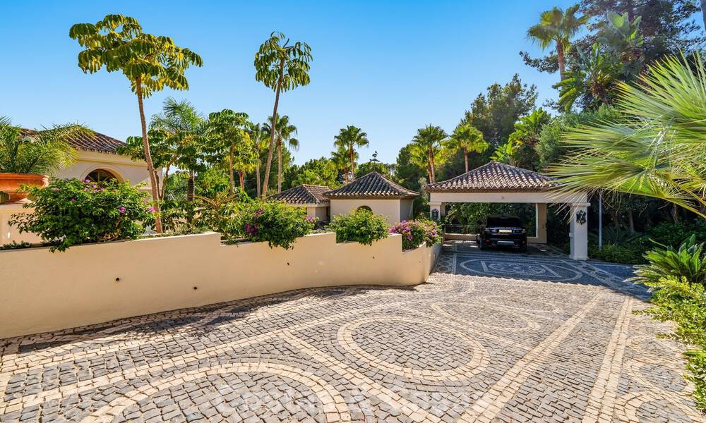Opmerkelijke, Spaanse luxevilla met zeezicht te koop in een groene oase aan de Golden Mile van Marbella 798212