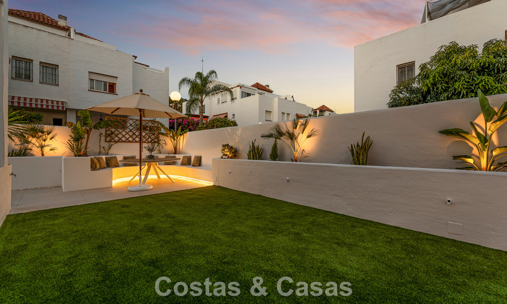 Gerenoveerd schakelwoning te koop aan de Golden Mile op loopafstand van het strand en Puente Romano, Marbella 797310