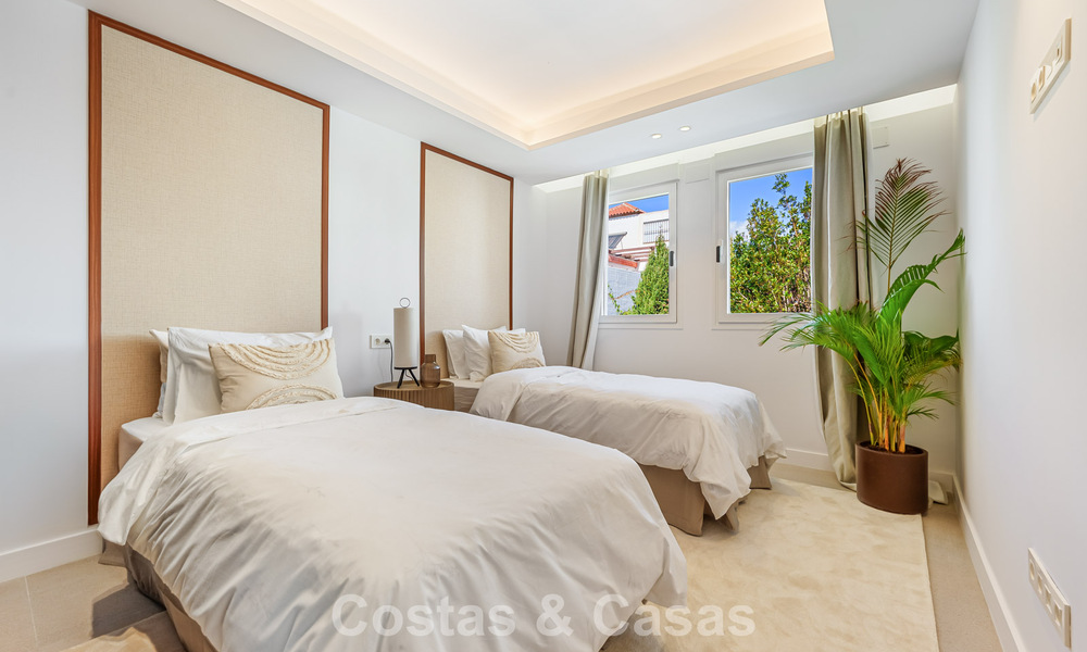 Gerenoveerd schakelwoning te koop aan de Golden Mile op loopafstand van het strand en Puente Romano, Marbella 797339