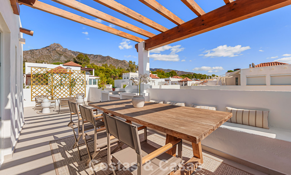 Gerenoveerd schakelwoning te koop aan de Golden Mile op loopafstand van het strand en Puente Romano, Marbella 797344