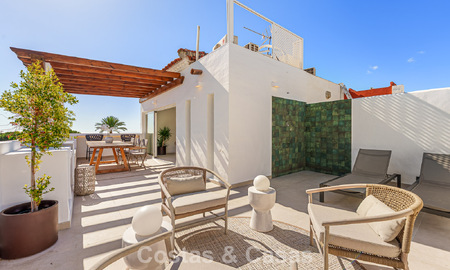 Gerenoveerd schakelwoning te koop aan de Golden Mile op loopafstand van het strand en Puente Romano, Marbella 797345