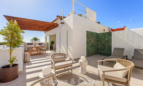 Gerenoveerd schakelwoning te koop aan de Golden Mile op loopafstand van het strand en Puente Romano, Marbella 797345