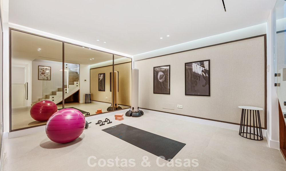 Gerenoveerd schakelwoning te koop aan de Golden Mile op loopafstand van het strand en Puente Romano, Marbella 797347