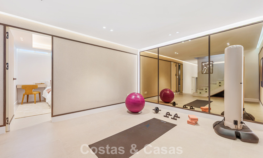 Gerenoveerd schakelwoning te koop aan de Golden Mile op loopafstand van het strand en Puente Romano, Marbella 797348