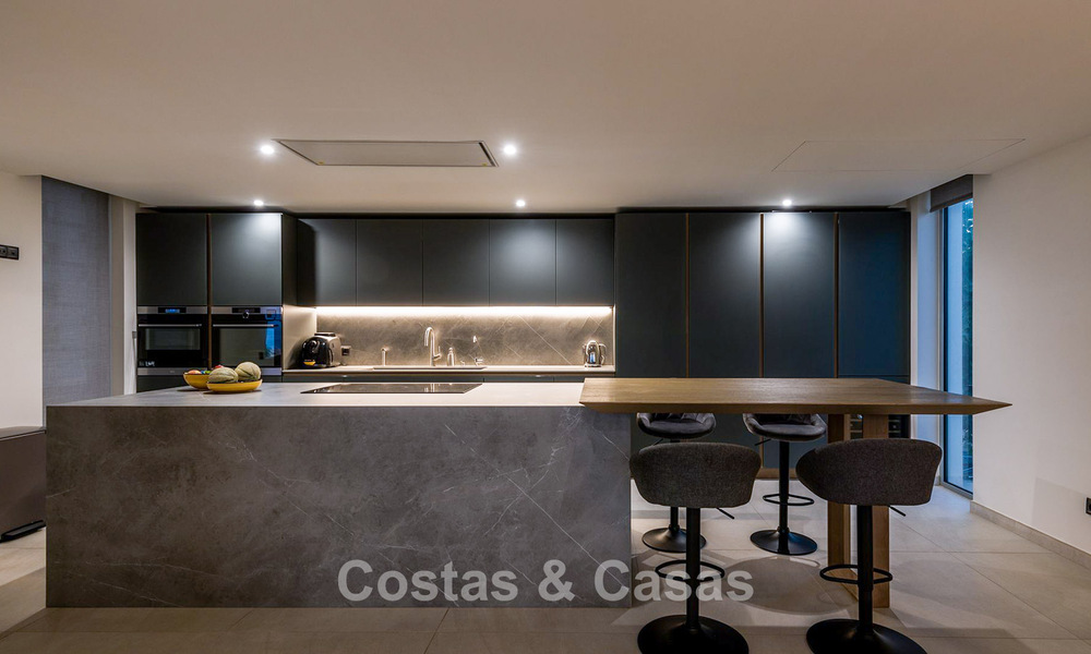Exclusieve, moderne strandvilla te koop met directe toegang tot het strand in Mijas, Costa del Sol 797379