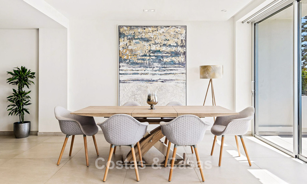 Exclusieve, moderne strandvilla te koop met directe toegang tot het strand in Mijas, Costa del Sol 797380