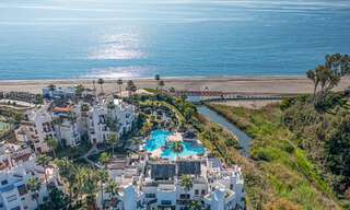 Eersteklas appartement te koop met zeezicht in een strandcomplex op de New Golden Mile tussen Marbella en Estepona 797423 