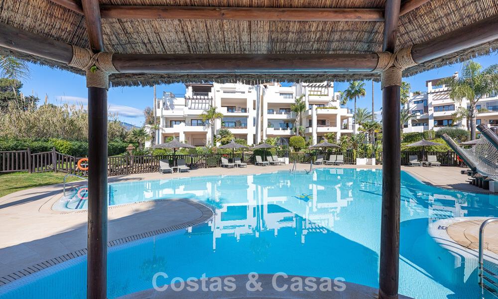Eersteklas appartement te koop met zeezicht in een strandcomplex op de New Golden Mile tussen Marbella en Estepona 797430