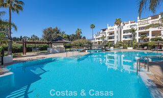 Eersteklas appartement te koop met zeezicht in een strandcomplex op de New Golden Mile tussen Marbella en Estepona 797439 