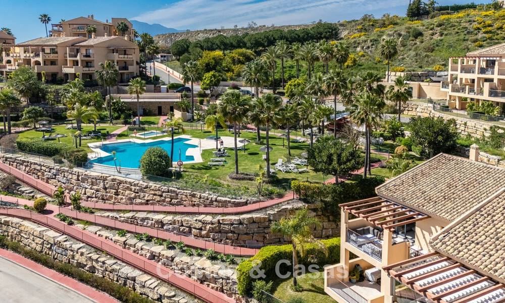 Prestigieus luxepenthouse met panoramisch golf- en zeezicht te koop in Marbella - Benahavis 797518