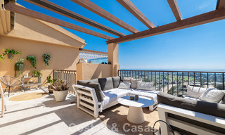 Prestigieus luxepenthouse met panoramisch golf- en zeezicht te koop in Marbella - Benahavis 797523 