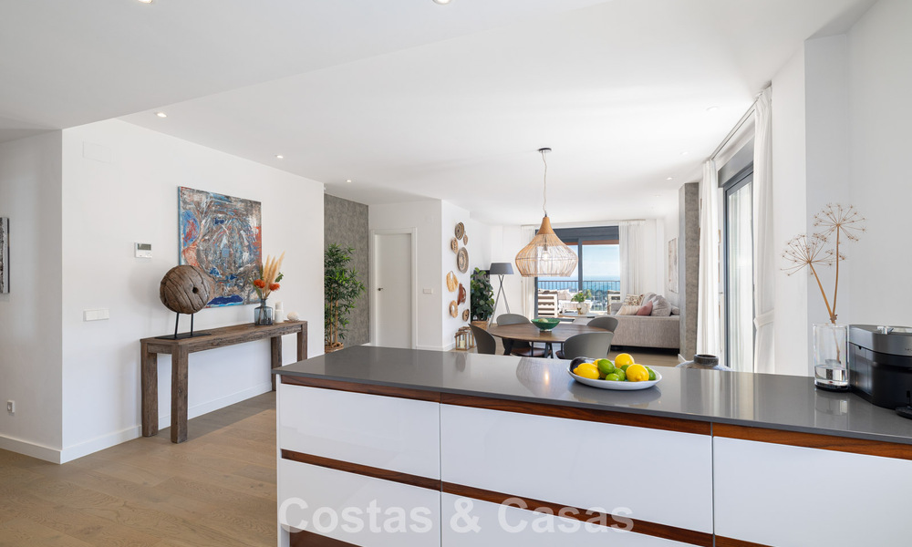 Prestigieus luxepenthouse met panoramisch golf- en zeezicht te koop in Marbella - Benahavis 797542