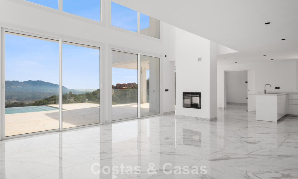 Gloednieuwe moderne villa met panoramisch zeezicht te koop in een natuurlijke setting ten oosten van Marbella centrum 797612