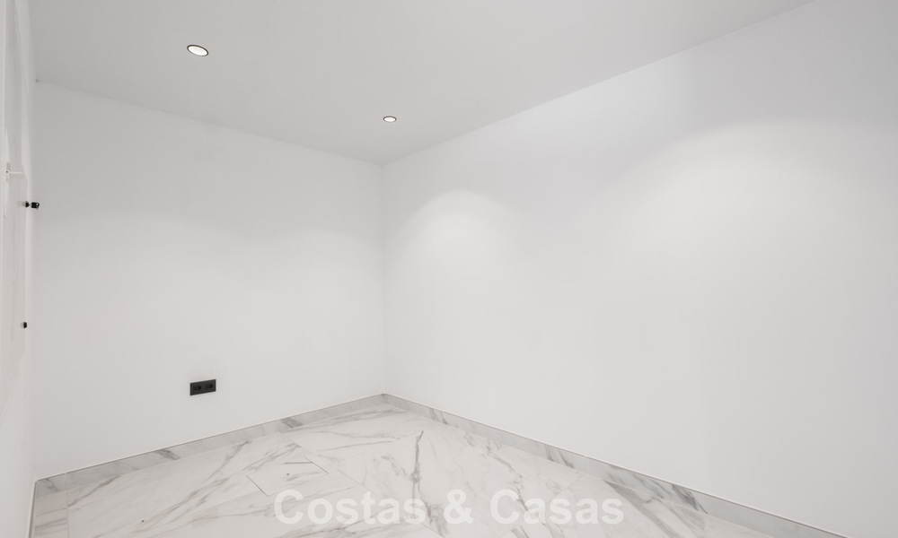 Gloednieuwe moderne villa met panoramisch zeezicht te koop in een natuurlijke setting ten oosten van Marbella centrum 797617