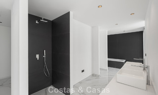 Gloednieuwe moderne villa met panoramisch zeezicht te koop in een natuurlijke setting ten oosten van Marbella centrum 797620 
