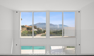 Gloednieuwe moderne villa met panoramisch zeezicht te koop in een natuurlijke setting ten oosten van Marbella centrum 797628 