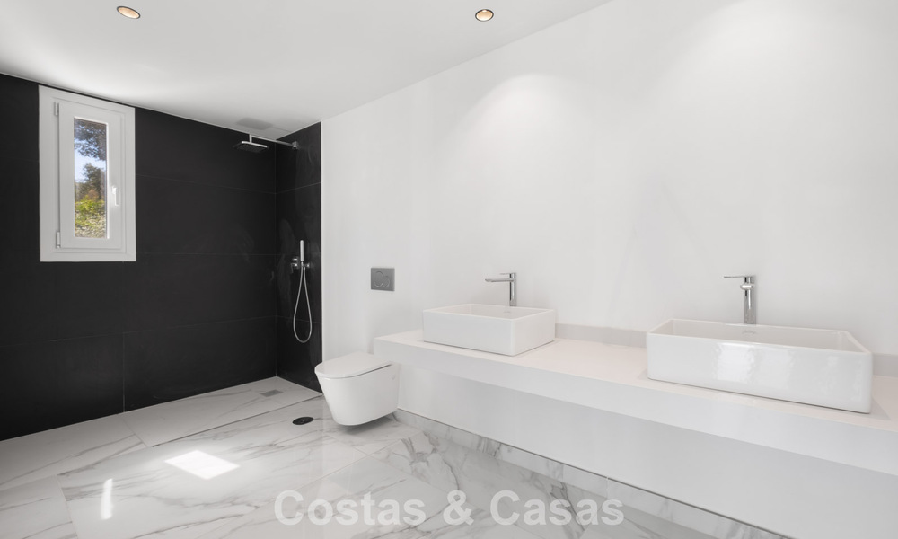 Gloednieuwe moderne villa met panoramisch zeezicht te koop in een natuurlijke setting ten oosten van Marbella centrum 797634