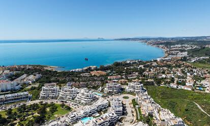 Modern luxepenthouse met royaal dakterras te koop vlakbij Estepona centrum 797646