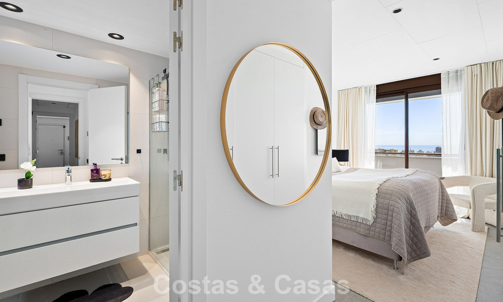 Modern luxepenthouse met royaal dakterras te koop vlakbij Estepona centrum 797655