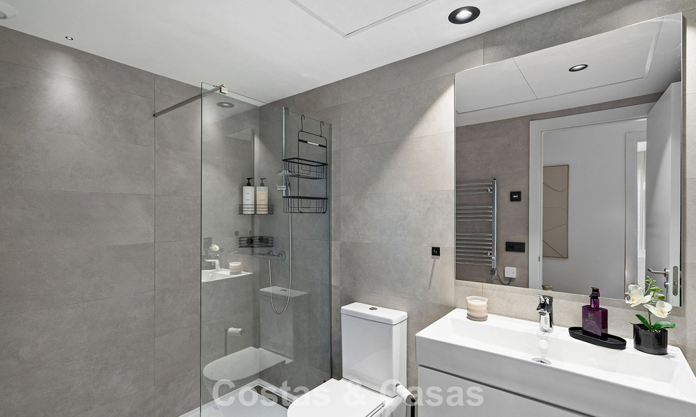 Modern luxepenthouse met royaal dakterras te koop vlakbij Estepona centrum 797660