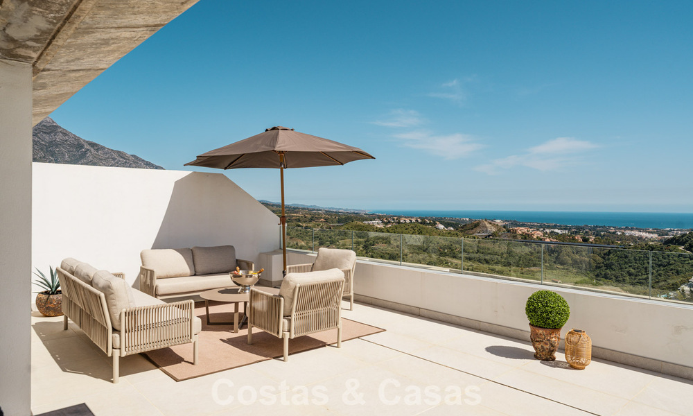 Lichtrijk, eigentijds luxe penthouse te koop met zeezicht in de heuvels van La Quinta Resort in Marbella - Benahavis 797710