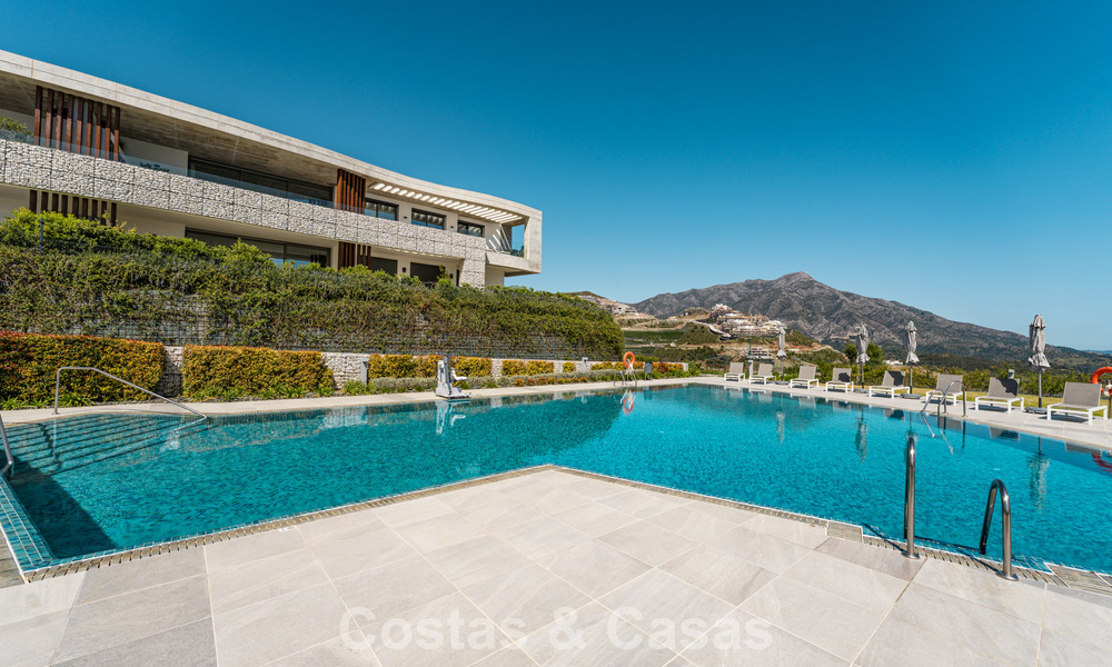 Lichtrijk, eigentijds luxe penthouse te koop met zeezicht in de heuvels van La Quinta Resort in Marbella - Benahavis 797712