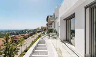 Lichtrijk, eigentijds luxe penthouse te koop met zeezicht in de heuvels van La Quinta Resort in Marbella - Benahavis 797713 