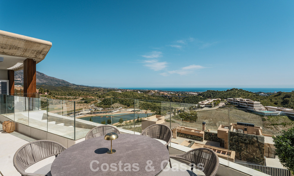 Lichtrijk, eigentijds luxe penthouse te koop met zeezicht in de heuvels van La Quinta Resort in Marbella - Benahavis 797715