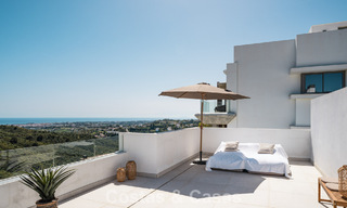 Lichtrijk, eigentijds luxe penthouse te koop met zeezicht in de heuvels van La Quinta Resort in Marbella - Benahavis 797717 