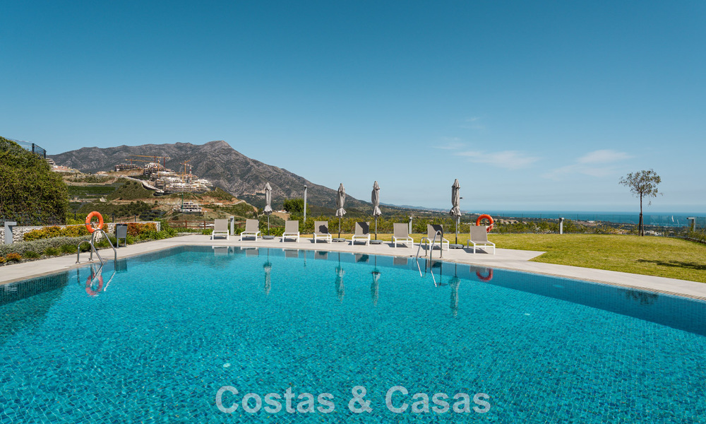 Lichtrijk, eigentijds luxe penthouse te koop met zeezicht in de heuvels van La Quinta Resort in Marbella - Benahavis 797718