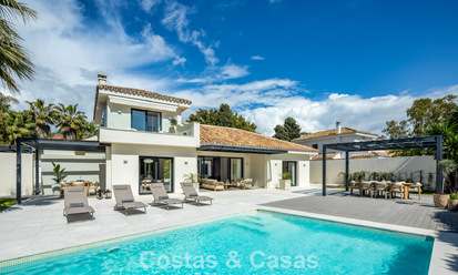 Hedendaagse Mediterrane villa te koop op loopafstand van het strand en voorzieningen van San Pedro, Marbella 797897