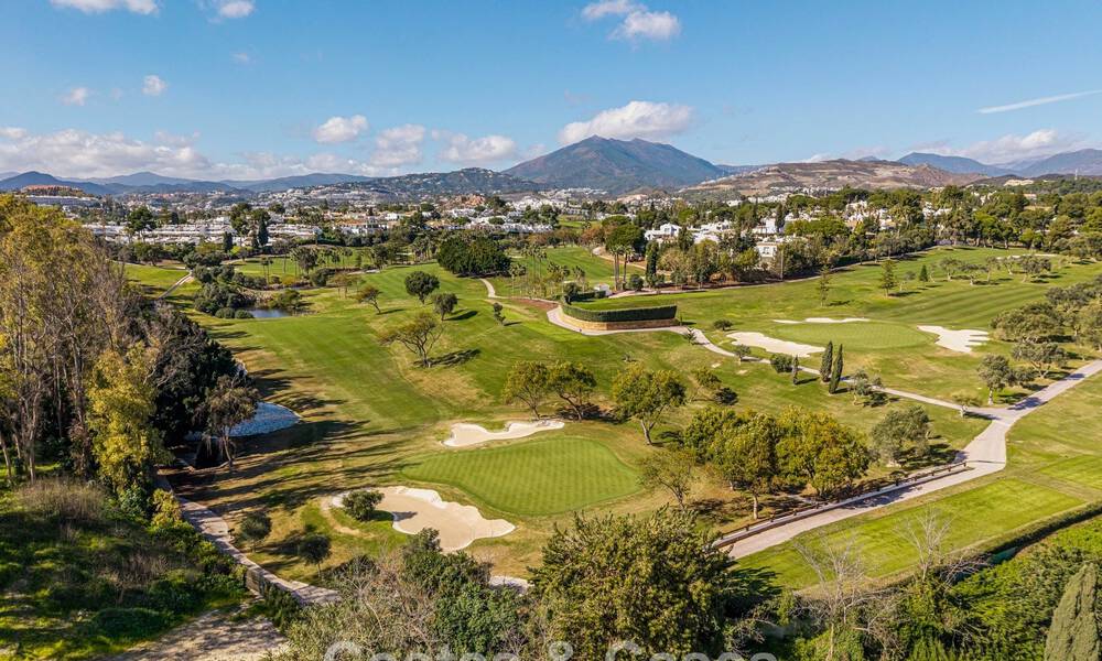 Eigentijds gerenoveerd herenhuis te koop in Aloha omgeven door golfbanen in Nueva Andalucia, Marbella 797909