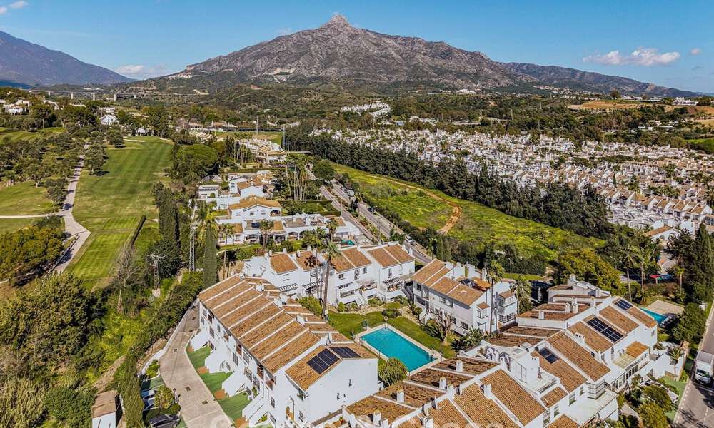 Eigentijds gerenoveerd herenhuis te koop in Aloha omgeven door golfbanen in Nueva Andalucia, Marbella 797928