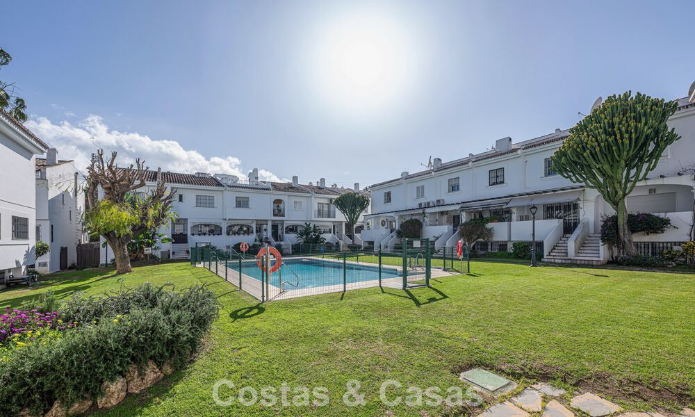Eigentijds gerenoveerd herenhuis te koop in Aloha omgeven door golfbanen in Nueva Andalucia, Marbella 797931
