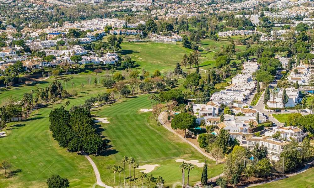 Eigentijds gerenoveerd herenhuis te koop in Aloha omgeven door golfbanen in Nueva Andalucia, Marbella 797933