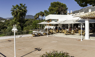 Eigentijds gerenoveerd herenhuis te koop in Aloha omgeven door golfbanen in Nueva Andalucia, Marbella 798053 