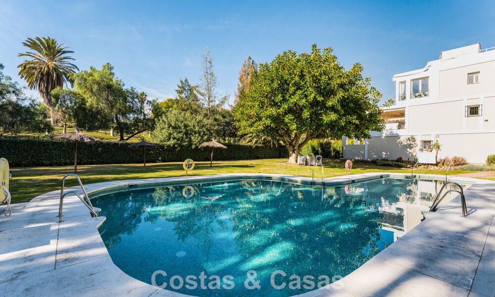Stijlvol gerenoveerd tuinappartement te koop aan een hoogstaande golfbaan in La Quinta, Benahavis - Marbella 797941
