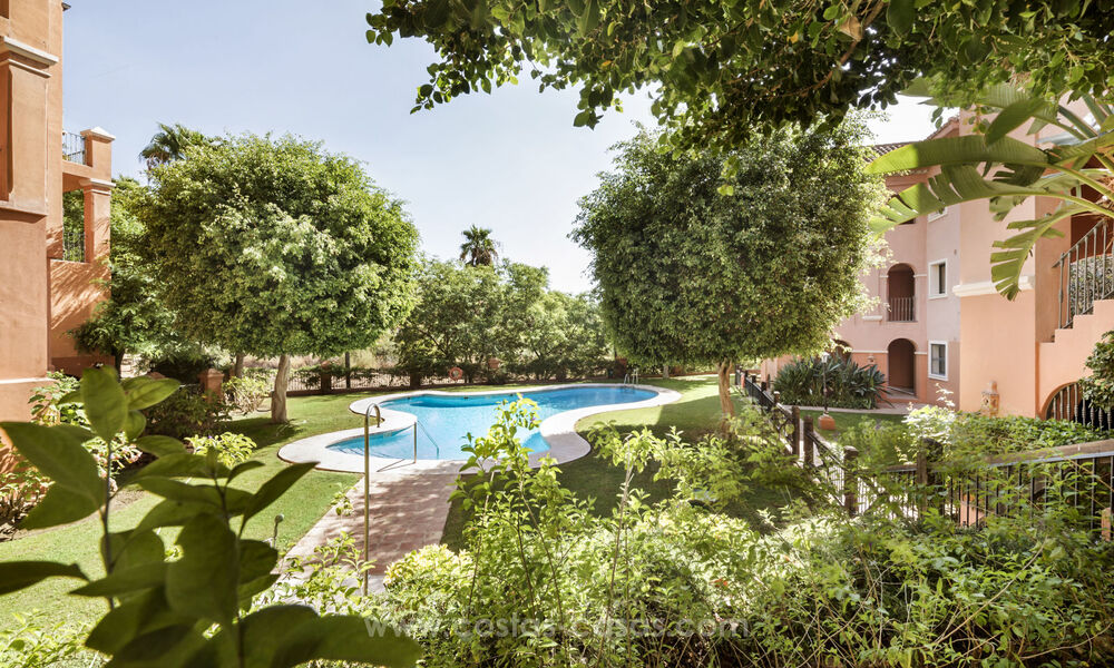 Ruim 2-slaapkamerappartement met zeezicht te koop in Marbella - Benahavis 798518
