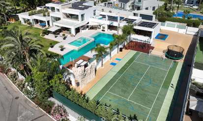 Indrukwekkende, moderne mansion met gastenverblijf en tennisbaan te koop op de New Golden Mile tussen Marbella en Estepona 797995