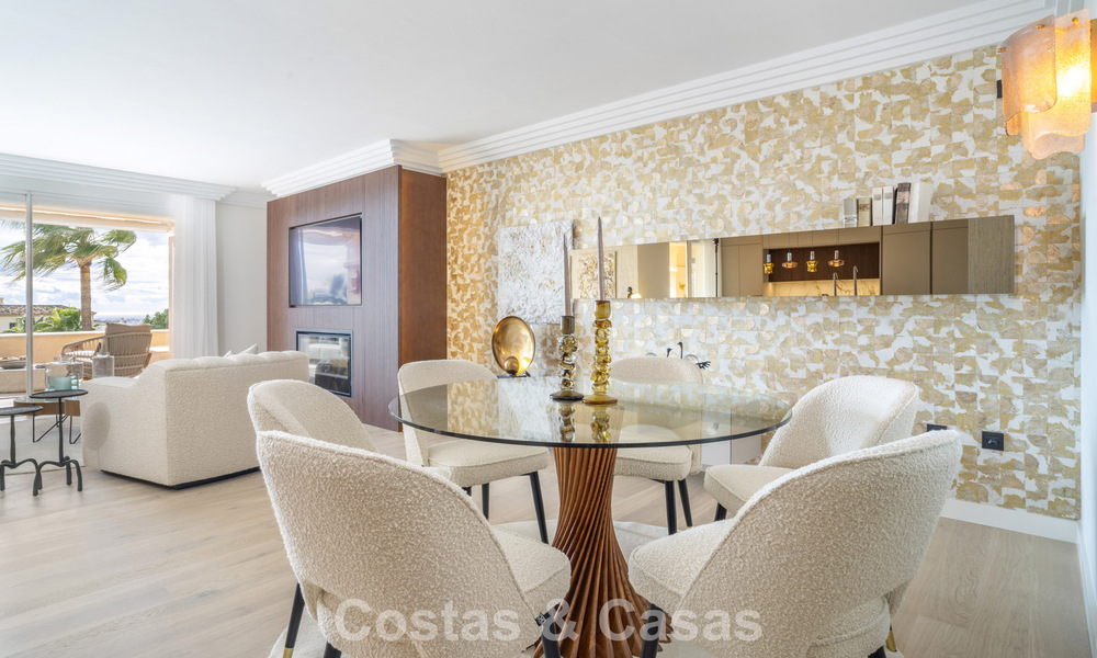 Ruim, gemoderniseerd 4-slaapkamerappartement met zeezicht te koop in Nueva Andalucia, Marbella 798222