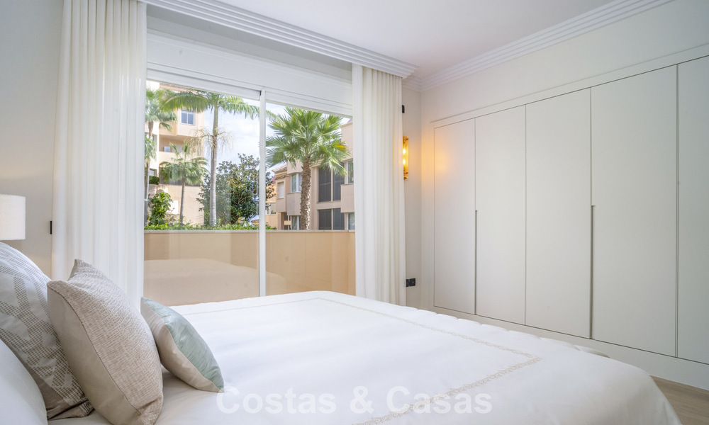 Ruim, gemoderniseerd 4-slaapkamerappartement met zeezicht te koop in Nueva Andalucia, Marbella 798229