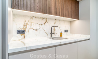 Ruim, gemoderniseerd 4-slaapkamerappartement met zeezicht te koop in Nueva Andalucia, Marbella 798239 