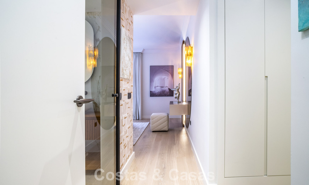 Ruim, gemoderniseerd 4-slaapkamerappartement met zeezicht te koop in Nueva Andalucia, Marbella 798255