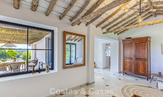 Charmante, rustieke villa met modern comfort te koop in Guadalmina Alta, Marbella 798284 