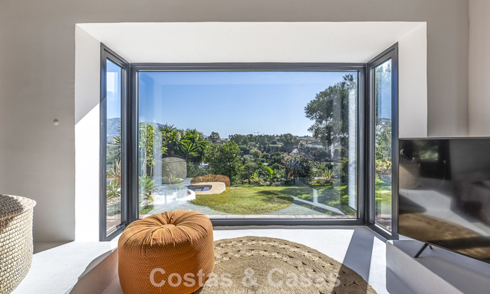 Charmante, rustieke villa met modern comfort te koop in Guadalmina Alta, Marbella 798290