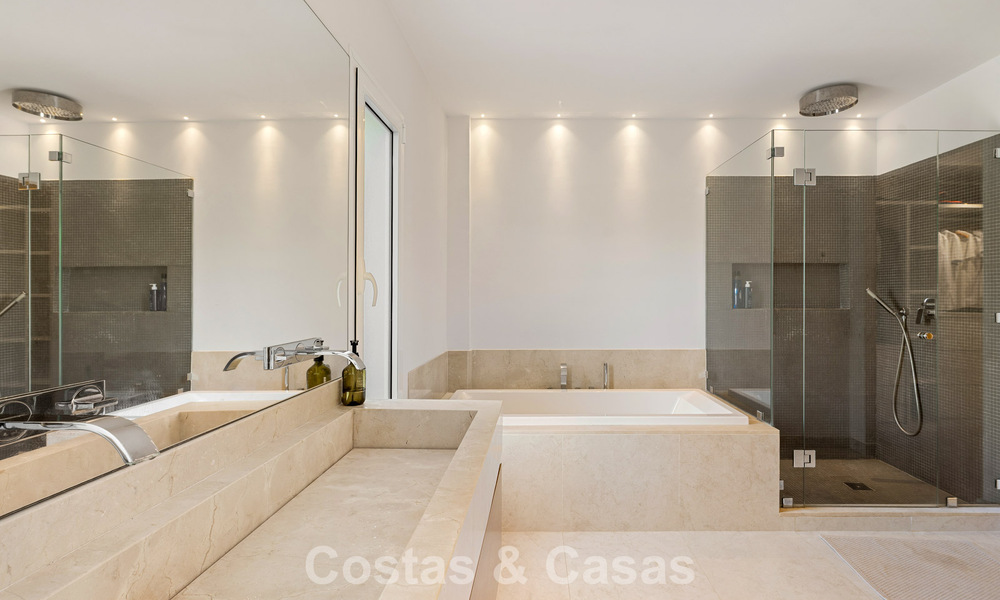 Luxueus, ruim duplex appartement met 4 slaapkamers te koop in een prestigieus resortstijl complex in Nueva Andalucia, Marbella 798404