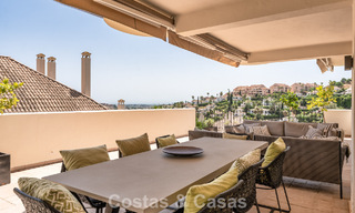 Luxueus, ruim duplex appartement met 4 slaapkamers te koop in een prestigieus resortstijl complex in Nueva Andalucia, Marbella 798418 