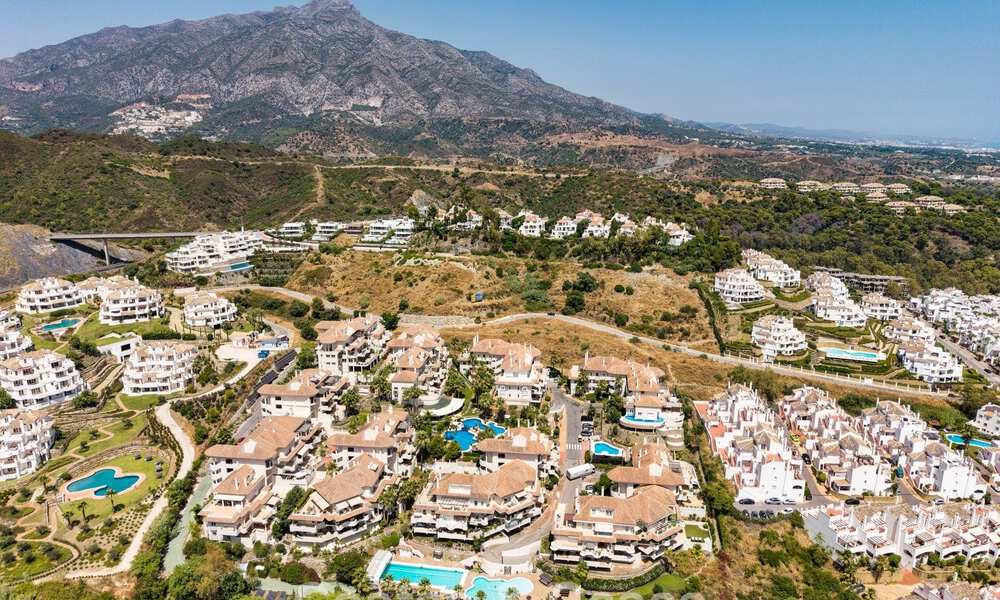 Luxueus, ruim duplex appartement met 4 slaapkamers te koop in een prestigieus resortstijl complex in Nueva Andalucia, Marbella 798419