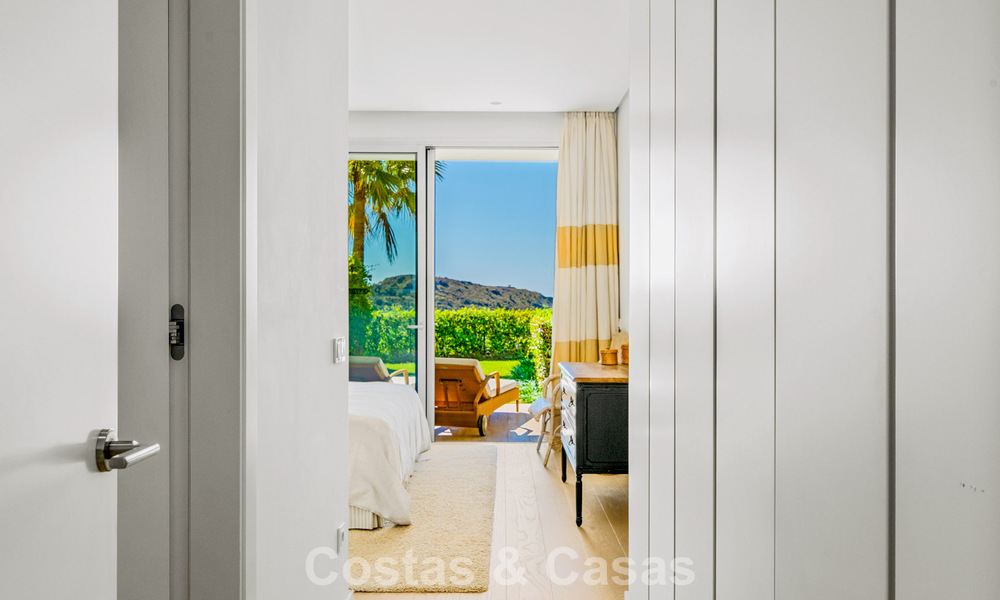 Luxe duplex appartement met grote tuin en zeezicht te koop in Marbella - Benahavis 798331